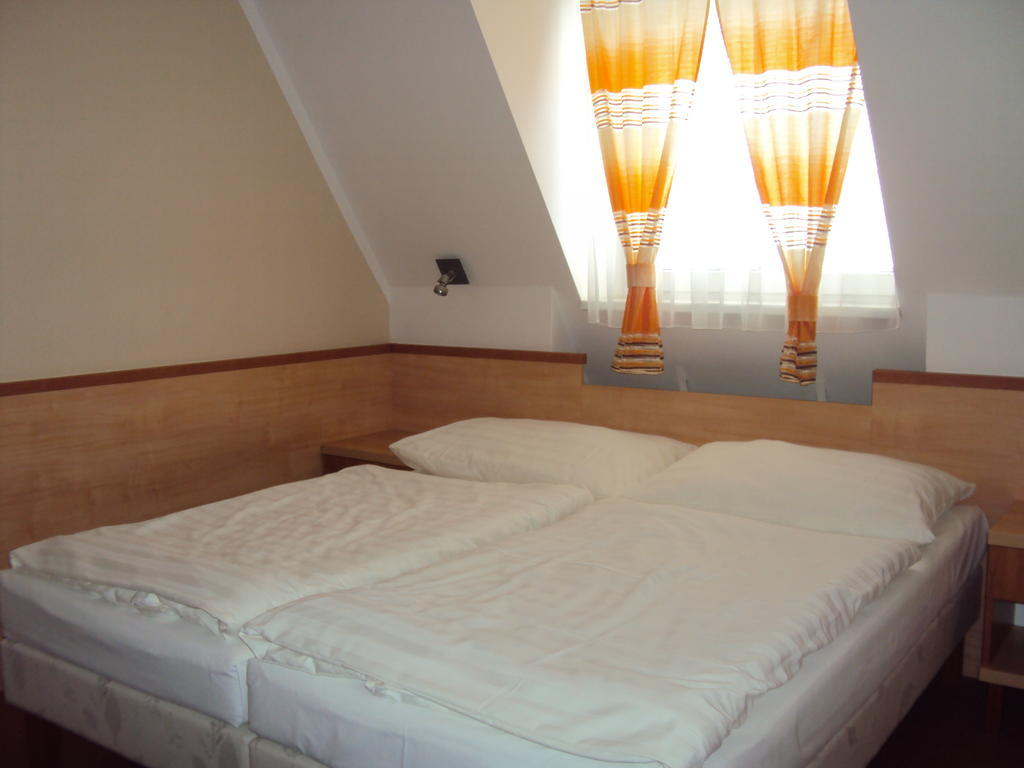 Wellness Hotel Diana Velke Losiny Room photo